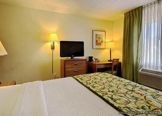 Quality Inn & Suites Golden - Denver West Лейквуд Экстерьер фото